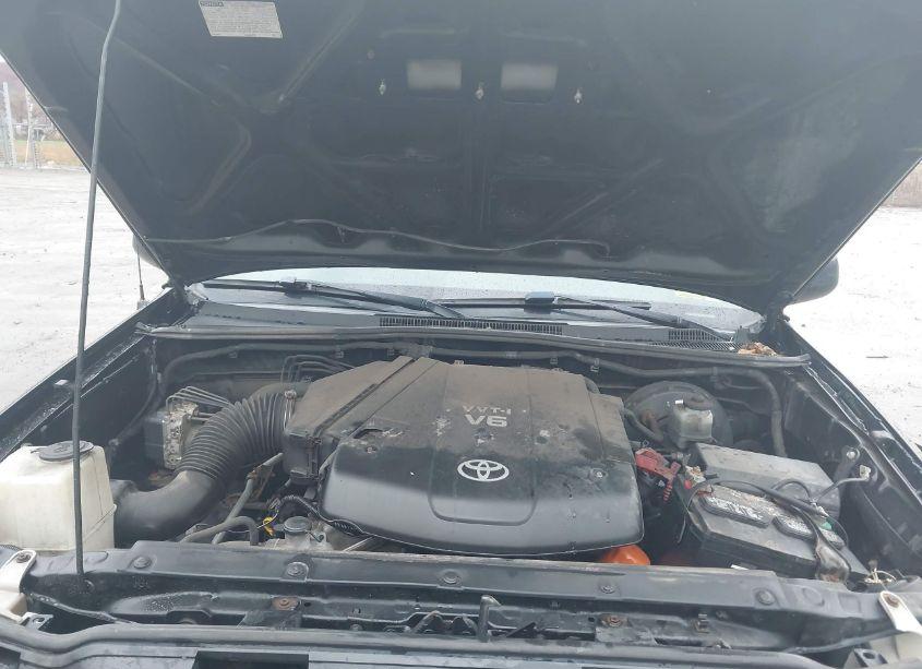 Photo 10 of 2011 Toyota Tacoma DOUBLE CAB (VIN 3TMLU4EN0BM080994)