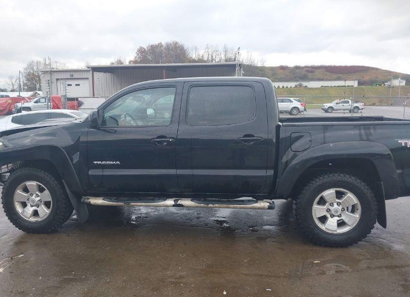 Photo 14 of 2011 Toyota Tacoma DOUBLE CAB (VIN 3TMLU4EN0BM080994)