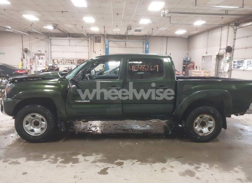 Photo 15 of 2013 Toyota Tacoma DOUBLE CAB (VIN 3TMLU4EN0DM129128)