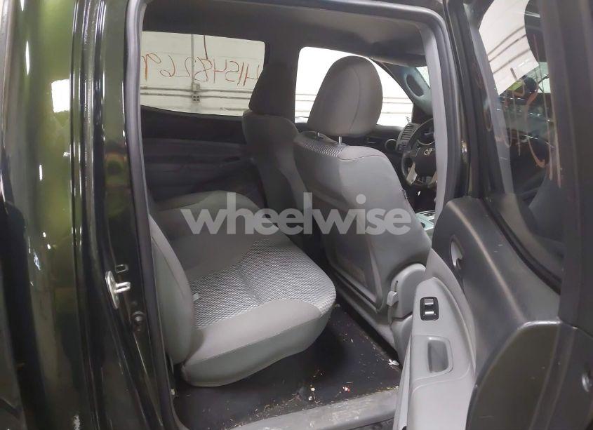 Photo 8 of 2013 Toyota Tacoma DOUBLE CAB (VIN 3TMLU4EN0DM129128)