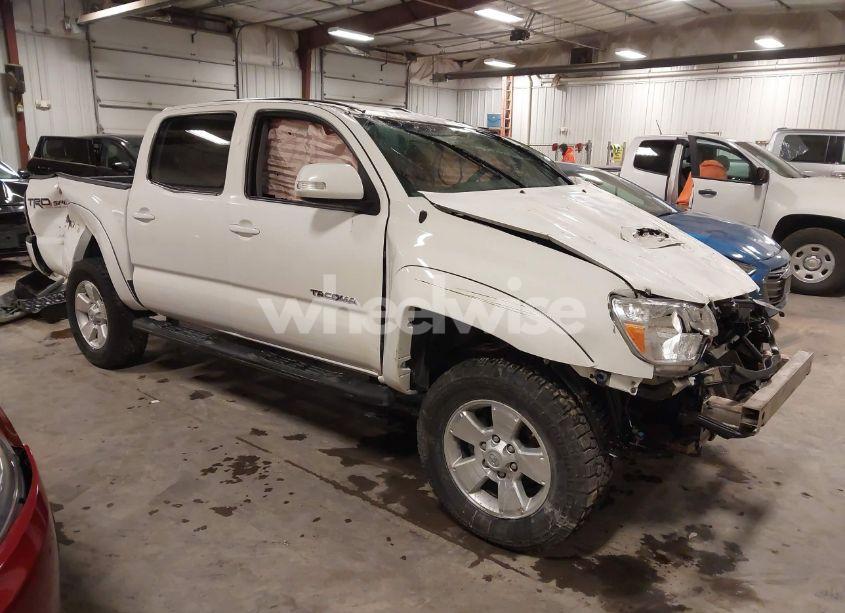 2014 Toyota Tacoma DOUBLE CAB (VIN 3TMLU4EN0EM140289) main photo