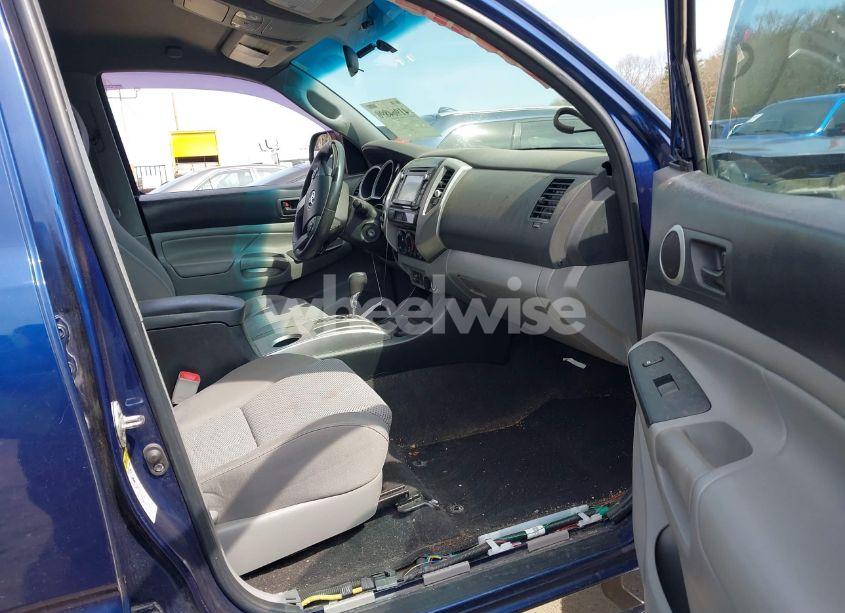 Photo 5 of 2014 Toyota Tacoma BASE V6 (VIN 3TMLU4EN0EM153558)