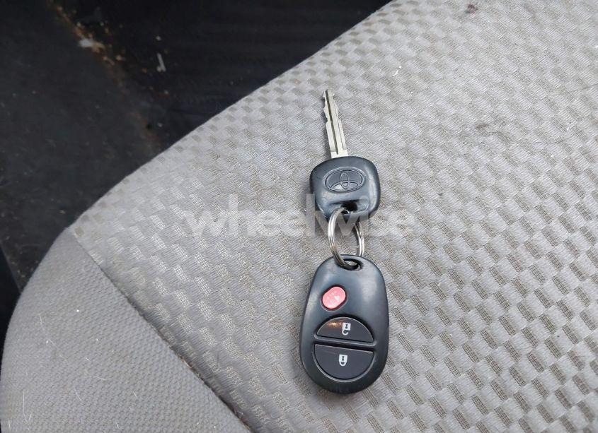 Photo 11 of 2015 Toyota Tacoma BASE V6 (VIN 3TMLU4EN0FM184813)