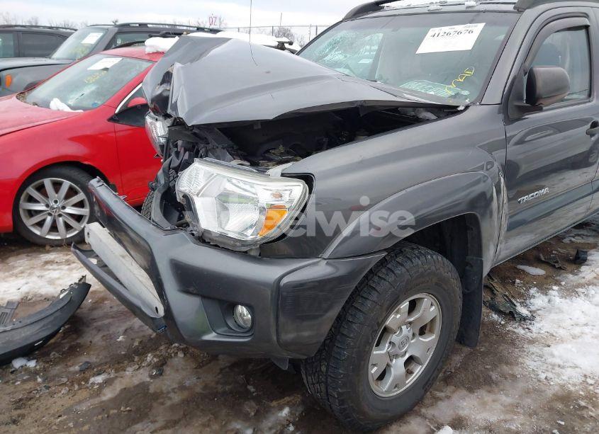 Photo 6 of 2015 Toyota Tacoma BASE V6 (VIN 3TMLU4EN0FM184813)