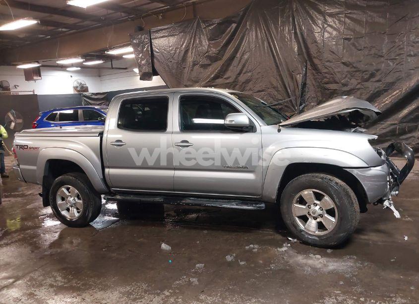 Photo 13 of 2015 Toyota Tacoma DOUBLE CAB/TRD PRO (VIN 3TMLU4EN0FM194578)
