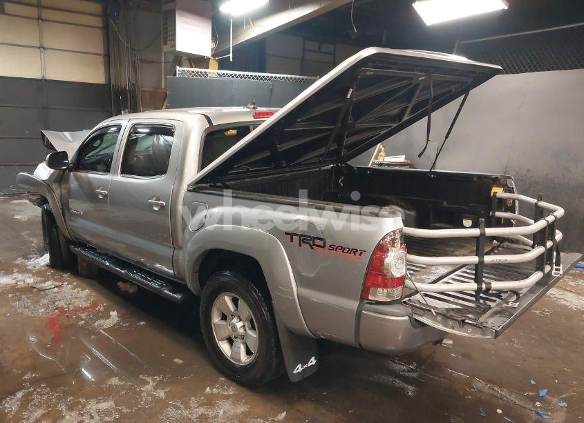 Photo 3 of 2015 Toyota Tacoma DOUBLE CAB/TRD PRO (VIN 3TMLU4EN0FM194578)