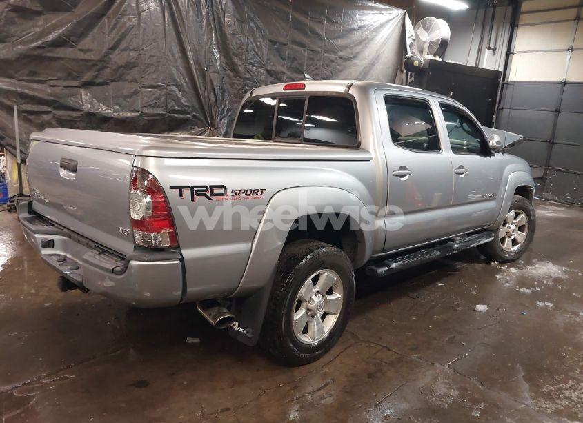 Photo 4 of 2015 Toyota Tacoma DOUBLE CAB/TRD PRO (VIN 3TMLU4EN0FM194578)