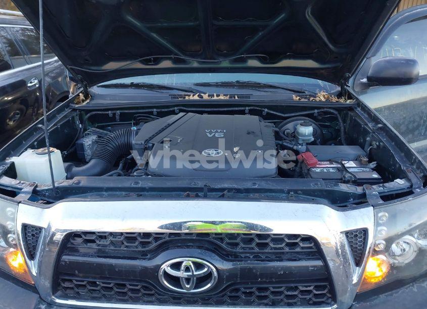 Photo 10 of 2011 Toyota Tacoma DOUBLE CAB (VIN 3TMLU4EN1BM064707)