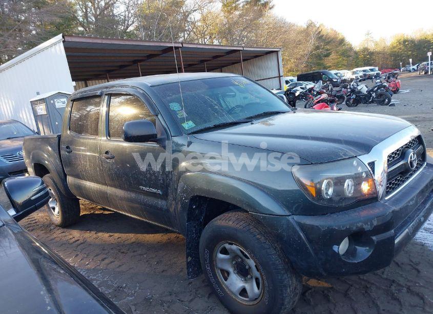 Photo 13 of 2011 Toyota Tacoma DOUBLE CAB (VIN 3TMLU4EN1BM064707)