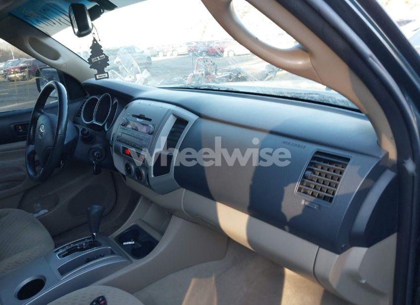 Photo 5 of 2011 Toyota Tacoma DOUBLE CAB (VIN 3TMLU4EN1BM064707)