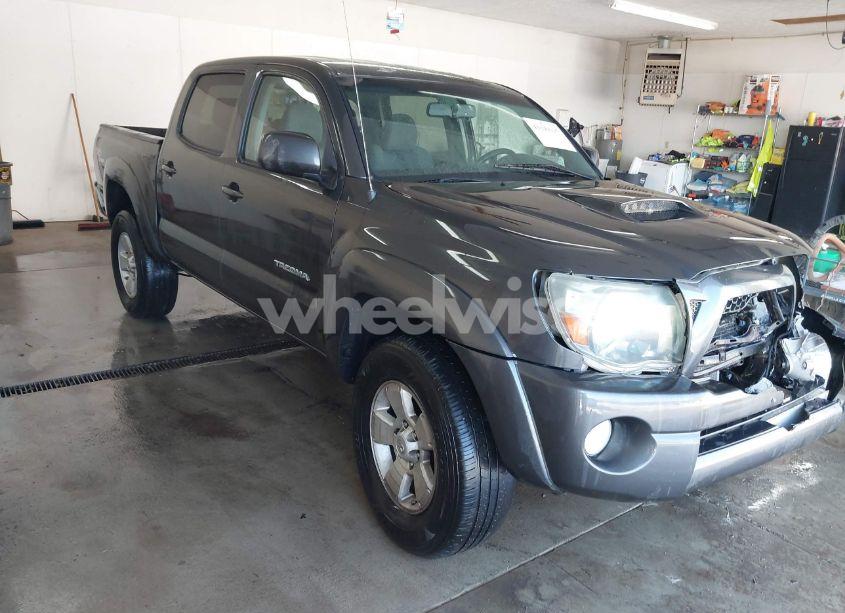 2011 Toyota Tacoma DOUBLE CAB (VIN 3TMLU4EN1BM067073) main photo