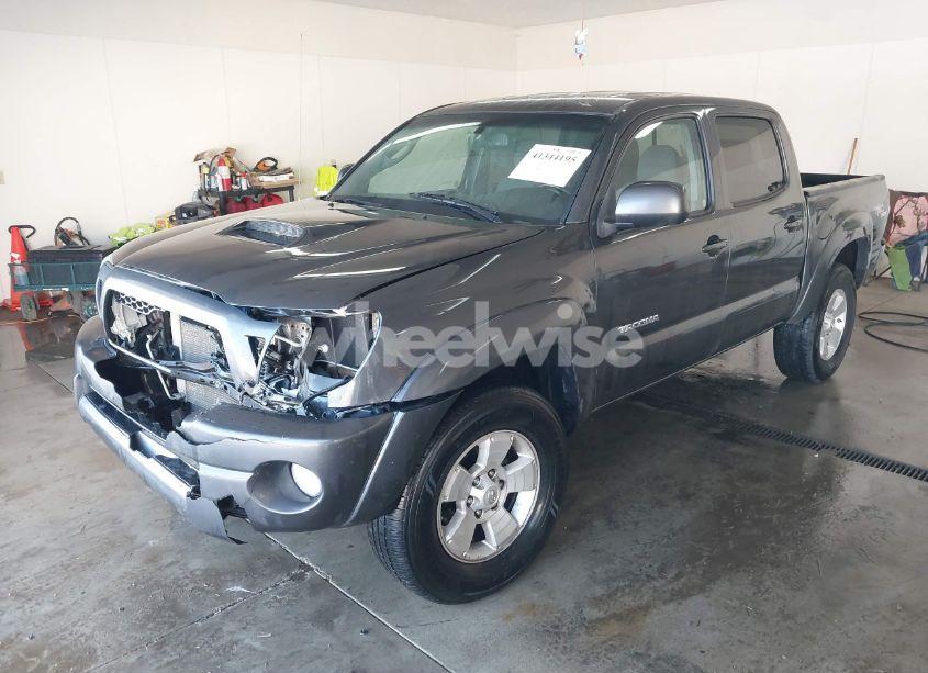 Photo 2 of 2011 Toyota Tacoma DOUBLE CAB (VIN 3TMLU4EN1BM067073)