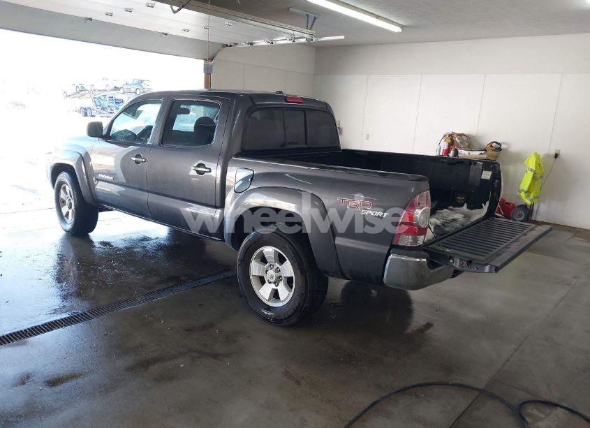 Photo 3 of 2011 Toyota Tacoma DOUBLE CAB (VIN 3TMLU4EN1BM067073)