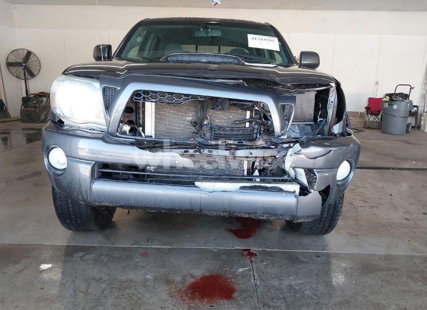 Photo 6 of 2011 Toyota Tacoma DOUBLE CAB (VIN 3TMLU4EN1BM067073)