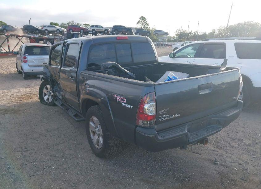 Photo 3 of 2011 Toyota Tacoma DOUBLE CAB (VIN 3TMLU4EN1BM070345)