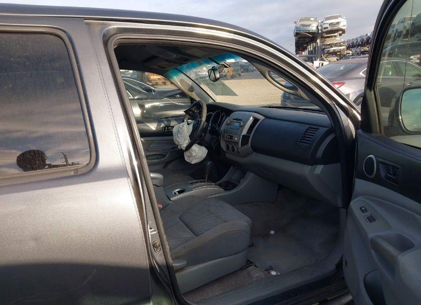 Photo 5 of 2011 Toyota Tacoma DOUBLE CAB (VIN 3TMLU4EN1BM070345)