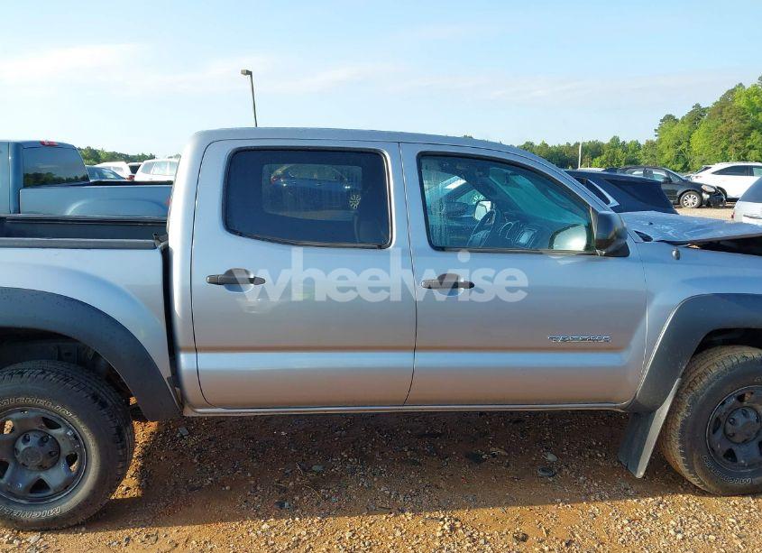 Photo 13 of 2014 Toyota Tacoma BASE V6 (VIN 3TMLU4EN1EM135084)