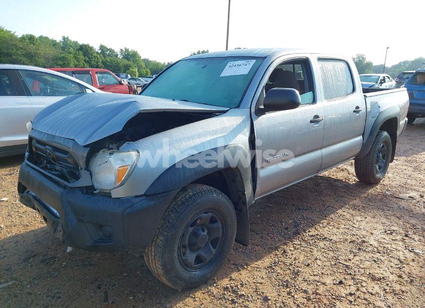 Photo 2 of 2014 Toyota Tacoma BASE V6 (VIN 3TMLU4EN1EM135084)
