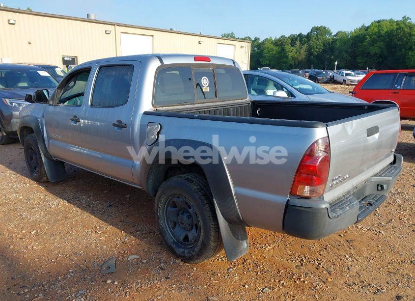 Photo 3 of 2014 Toyota Tacoma BASE V6 (VIN 3TMLU4EN1EM135084)