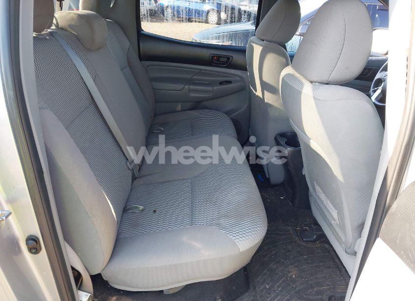 Photo 8 of 2014 Toyota Tacoma BASE V6 (VIN 3TMLU4EN1EM135084)