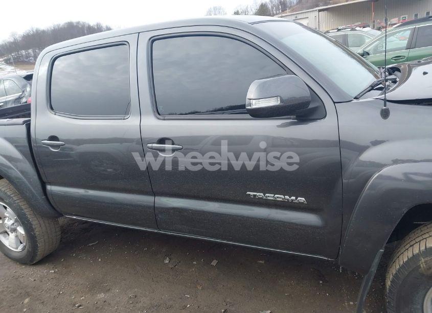 Photo 14 of 2014 Toyota Tacoma DOUBLE CAB (VIN 3TMLU4EN1EM148353)