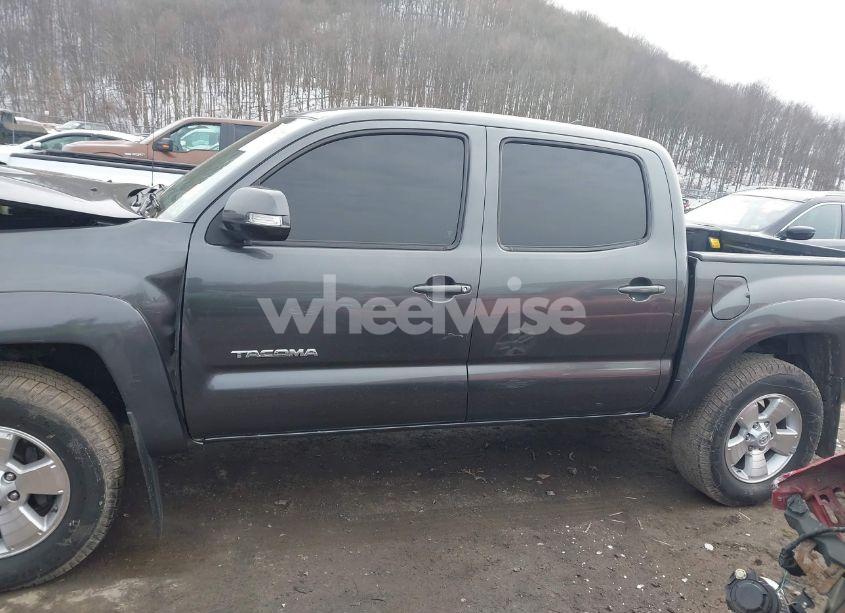 Photo 15 of 2014 Toyota Tacoma DOUBLE CAB (VIN 3TMLU4EN1EM148353)