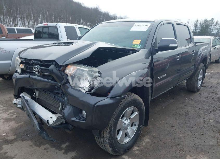 Photo 2 of 2014 Toyota Tacoma DOUBLE CAB (VIN 3TMLU4EN1EM148353)