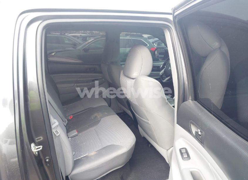 Photo 8 of 2014 Toyota Tacoma DOUBLE CAB (VIN 3TMLU4EN1EM148353)