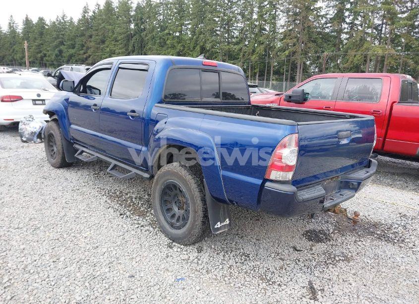 Photo 3 of 2015 Toyota Tacoma BASE V6 (VIN 3TMLU4EN1FM186747)