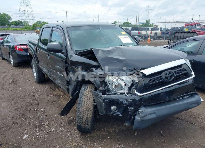 2015 Toyota Tacoma BASE V6 (VIN 3TMLU4EN1FM203143) main photo