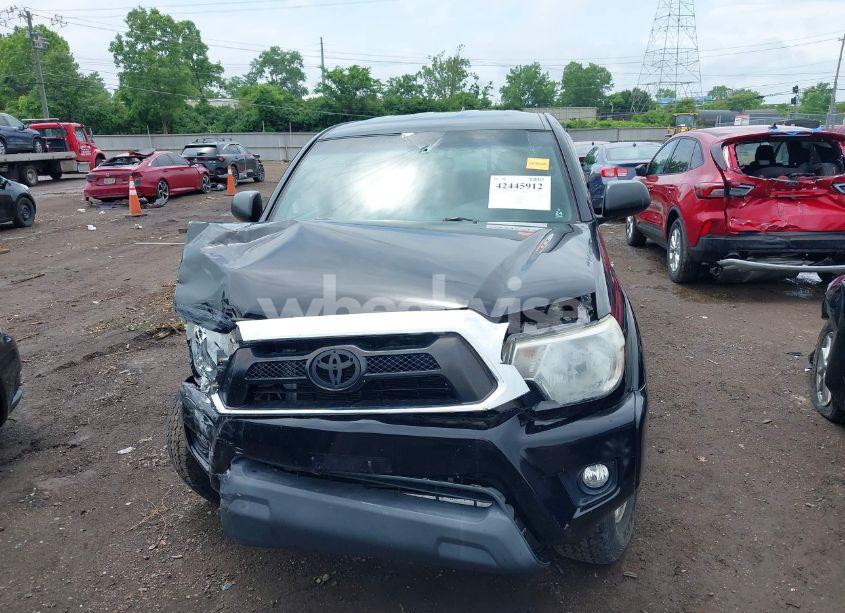 Photo 12 of 2015 Toyota Tacoma BASE V6 (VIN 3TMLU4EN1FM203143)