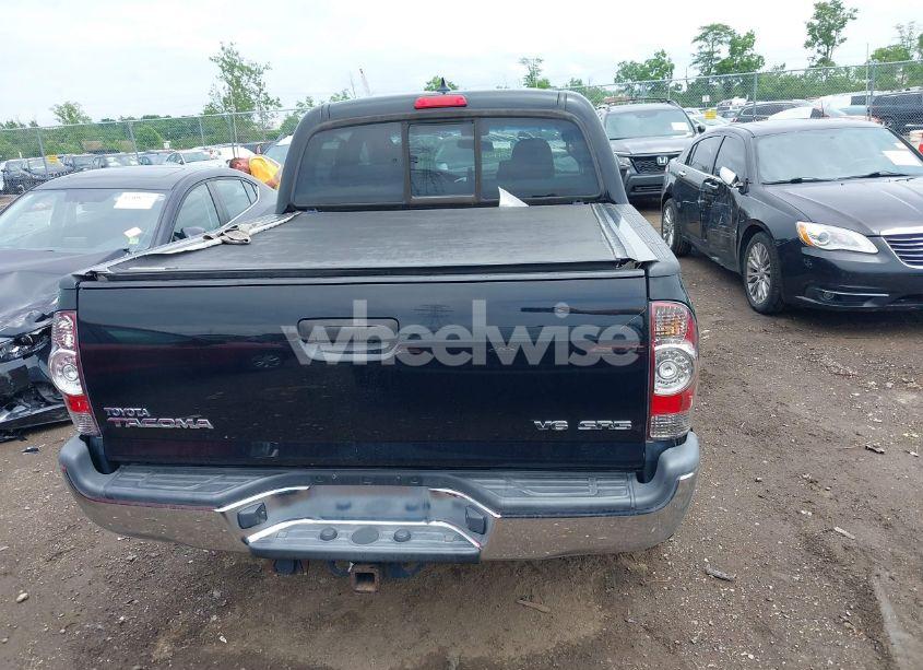 Photo 16 of 2015 Toyota Tacoma BASE V6 (VIN 3TMLU4EN1FM203143)