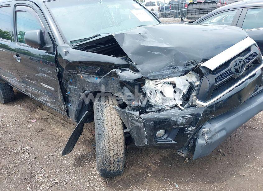 Photo 6 of 2015 Toyota Tacoma BASE V6 (VIN 3TMLU4EN1FM203143)