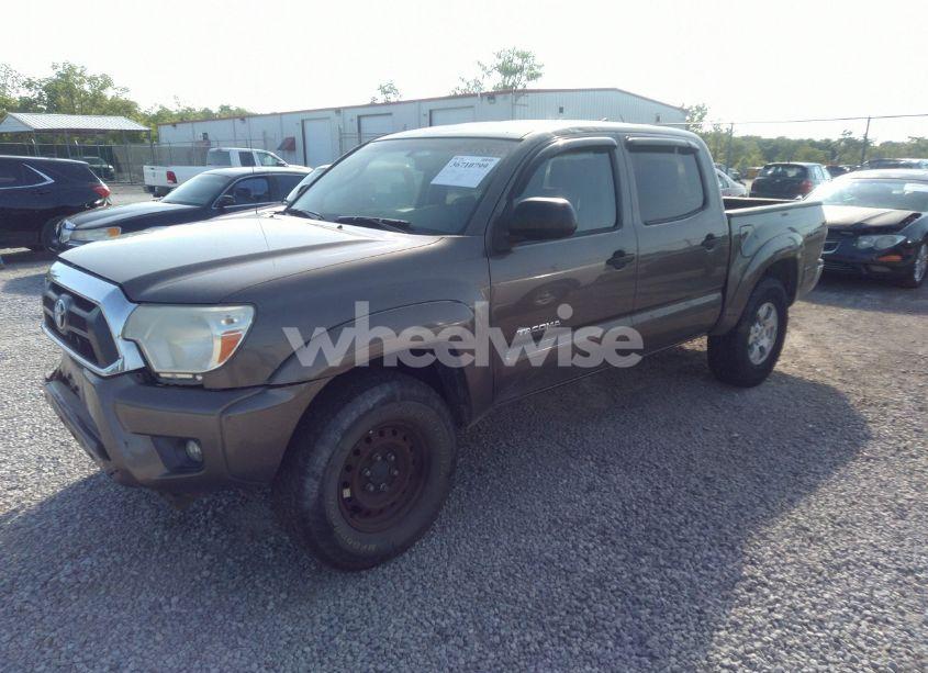Photo 2 of 2012 Toyota Tacoma BASE V6 (VIN 3TMLU4EN2CM088094)