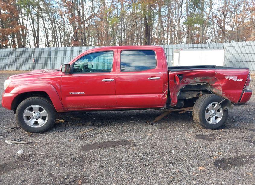 Photo 14 of 2013 Toyota Tacoma DOUBLE CAB (VIN 3TMLU4EN2DM107812)