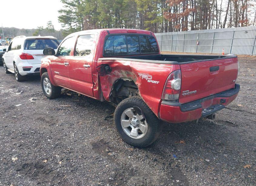 Photo 3 of 2013 Toyota Tacoma DOUBLE CAB (VIN 3TMLU4EN2DM107812)