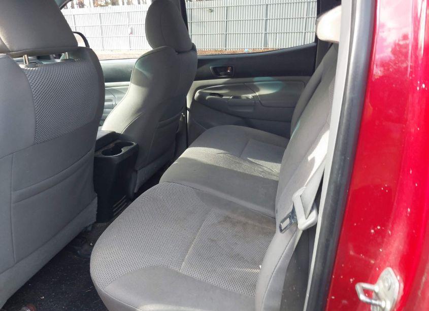 Photo 8 of 2013 Toyota Tacoma DOUBLE CAB (VIN 3TMLU4EN2DM107812)