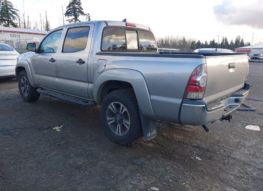 Photo 3 of 2013 Toyota Tacoma DOUBLE CAB (VIN 3TMLU4EN2DM111116)