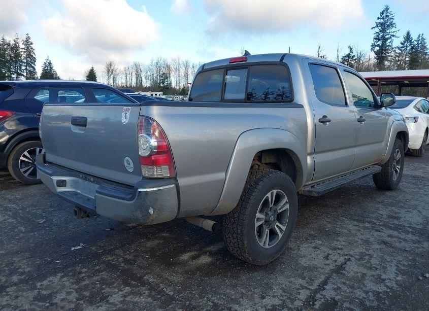 Photo 4 of 2013 Toyota Tacoma DOUBLE CAB (VIN 3TMLU4EN2DM111116)