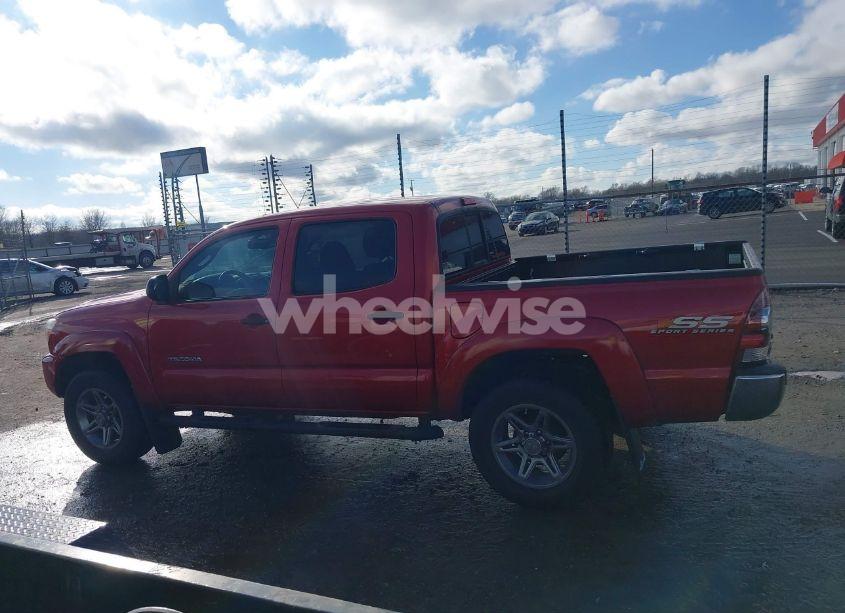 Photo 14 of 2013 Toyota Tacoma DOUBLE CAB (VIN 3TMLU4EN2DM132693)