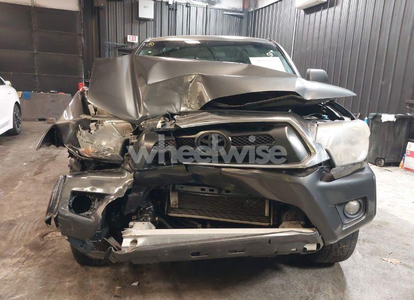 Photo 13 of 2014 Toyota Tacoma BASE V6 (VIN 3TMLU4EN2EM152668)