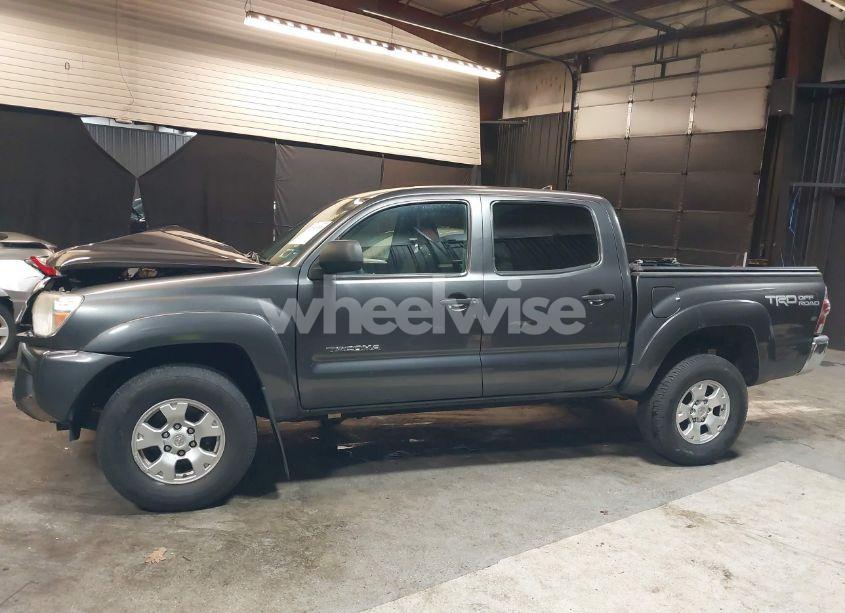Photo 15 of 2014 Toyota Tacoma BASE V6 (VIN 3TMLU4EN2EM152668)
