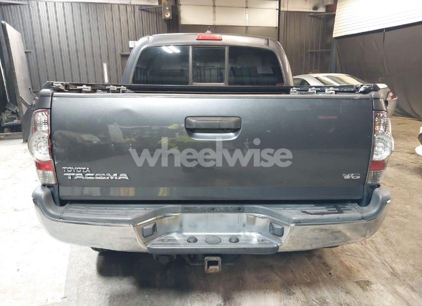 Photo 17 of 2014 Toyota Tacoma BASE V6 (VIN 3TMLU4EN2EM152668)
