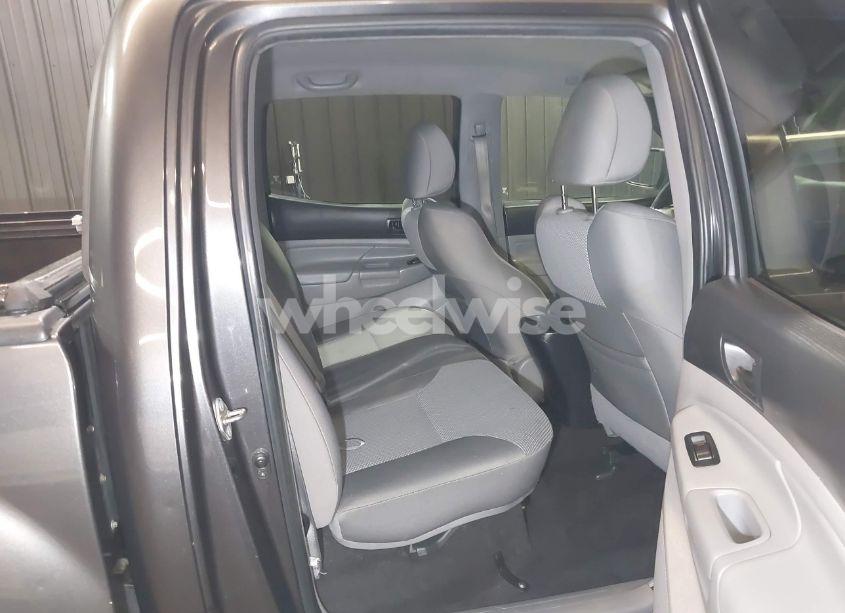Photo 8 of 2014 Toyota Tacoma BASE V6 (VIN 3TMLU4EN2EM152668)