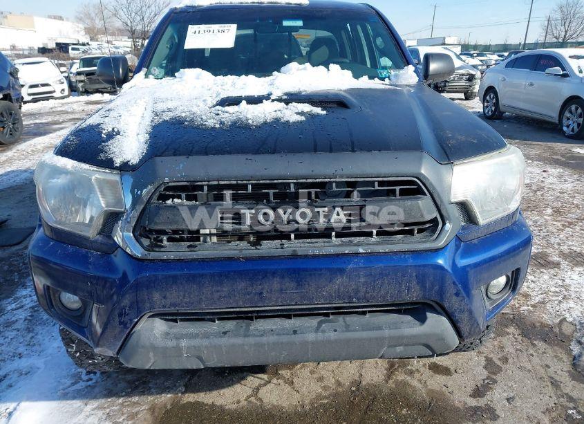 Photo 12 of 2015 Toyota Tacoma BASE V6 (VIN 3TMLU4EN2FM194047)