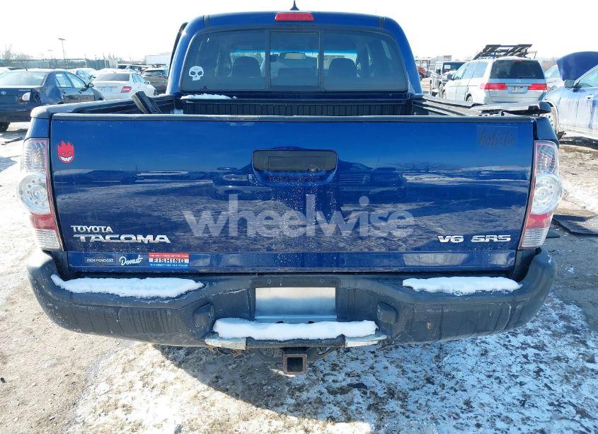 Photo 15 of 2015 Toyota Tacoma BASE V6 (VIN 3TMLU4EN2FM194047)