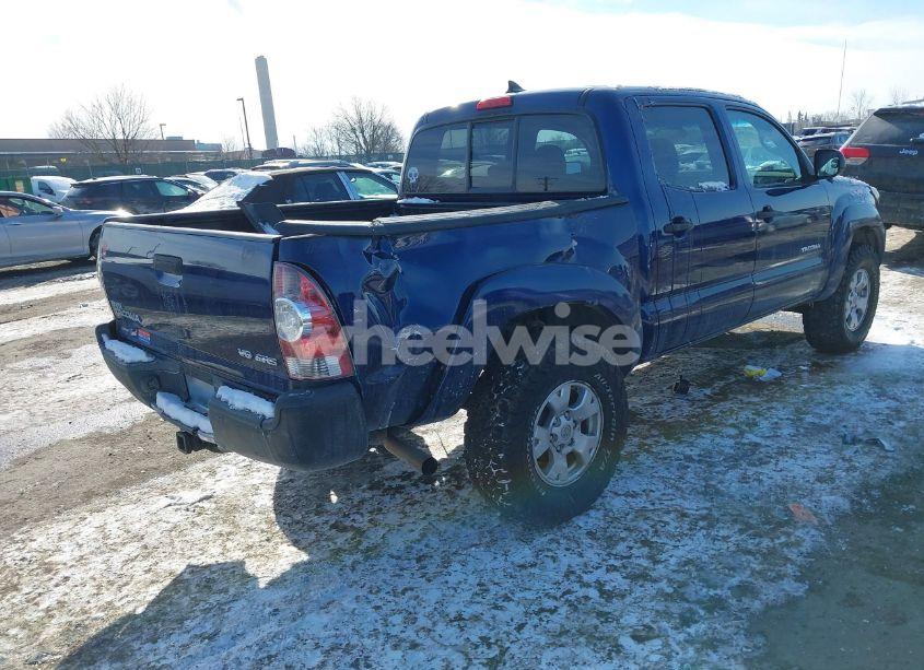 Photo 4 of 2015 Toyota Tacoma BASE V6 (VIN 3TMLU4EN2FM194047)