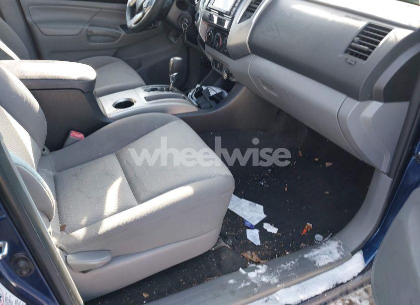 Photo 5 of 2015 Toyota Tacoma BASE V6 (VIN 3TMLU4EN2FM194047)