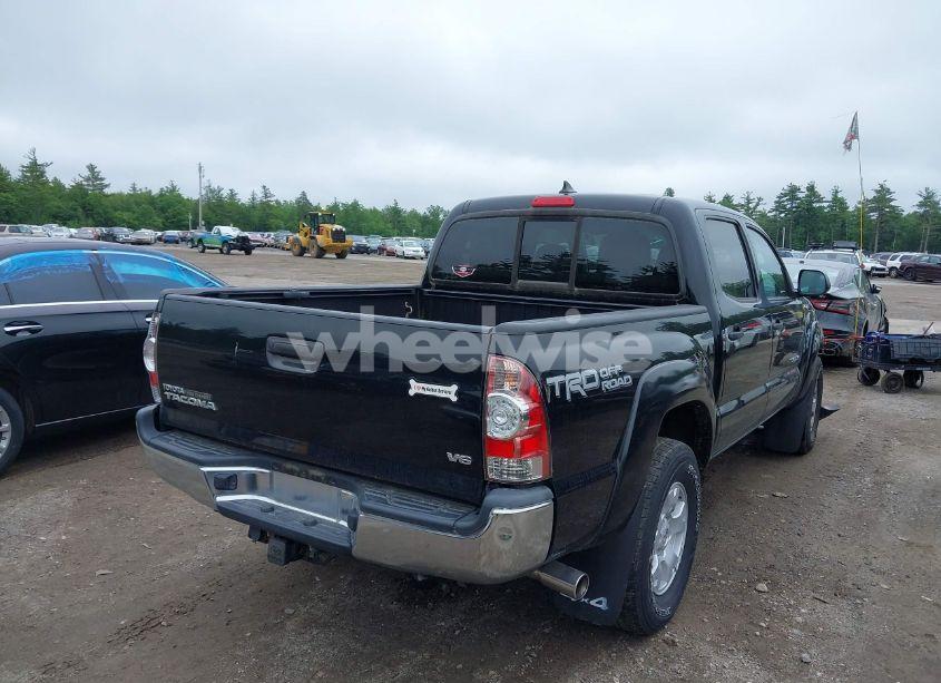 Photo 4 of 2015 Toyota Tacoma BASE V6 (VIN 3TMLU4EN2FM202275)