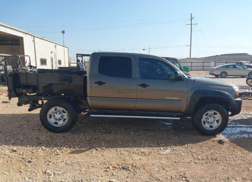 Photo 14 of 2010 Toyota Tacoma BASE V6 (VIN 3TMLU4EN3AM044263)